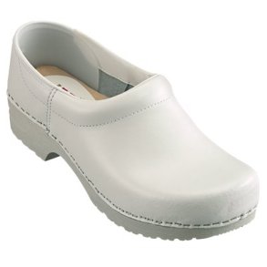 PU/finer trsko med kap, fs i sort eller hvid